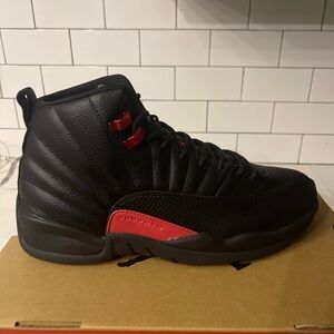 Men’s Jordan Retro 12 Bloodline Size 11.